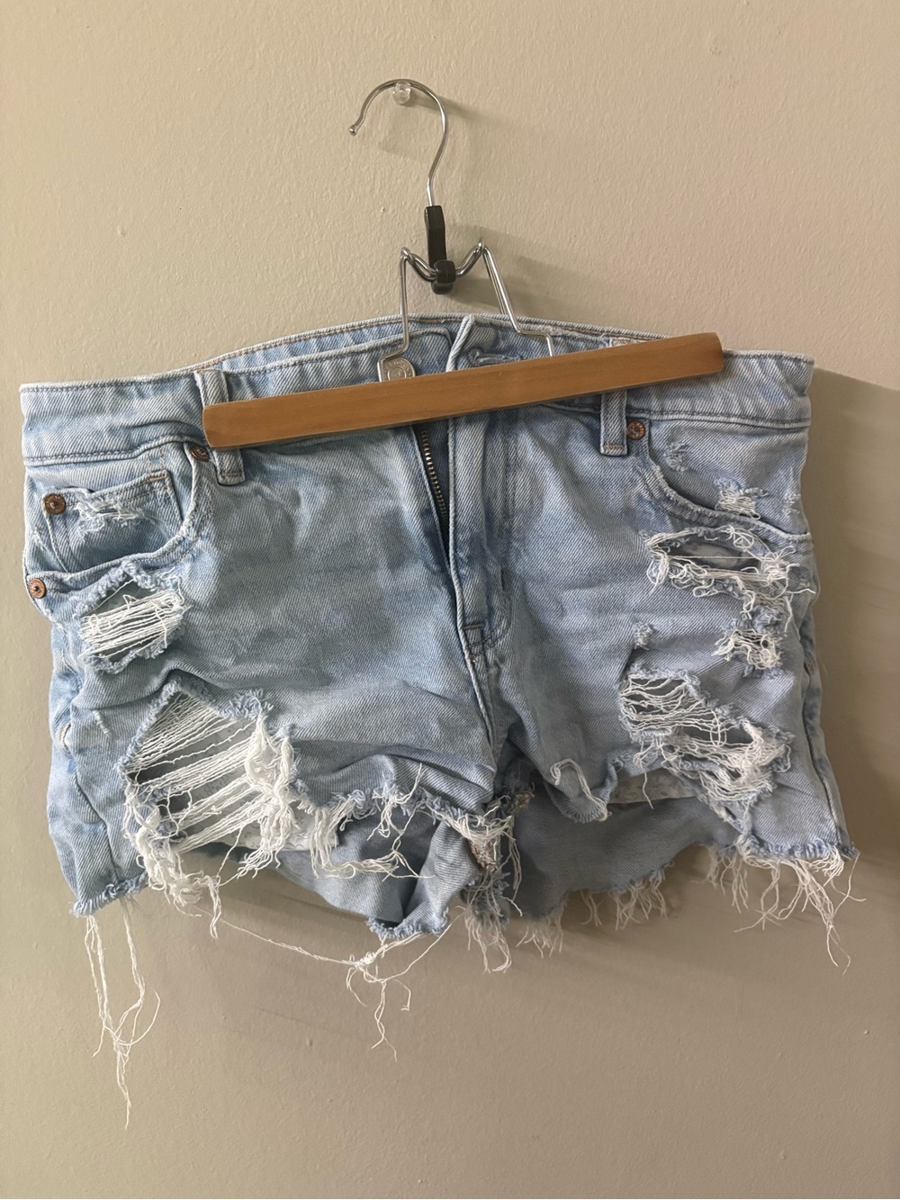 Distressed AE Light Blue Denim Women's Shorts